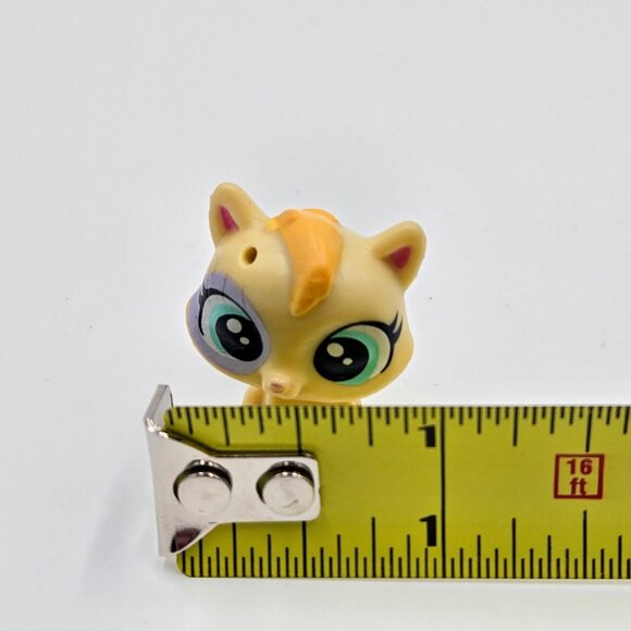 Littlest Pet Shop Fuzzette Fluffball #49 Cat Surprise Families LPS Toy 2016 Read - Picture 8 of 8